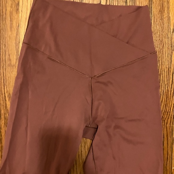 AERIE REAL ME MAUVE MAROON XTRA HIGH WAIST CROSSOVER LEGGINGS NEW 7/8 length M - Picture 2 of 5